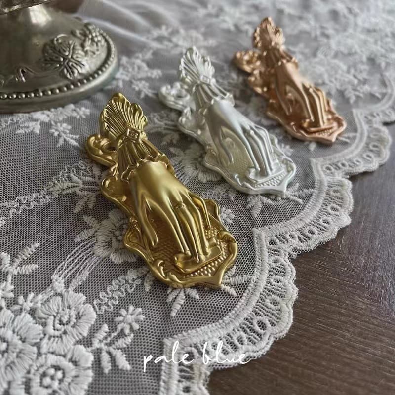 Gold Plated Metal Clip Vintage Hand Shaped Folder Multi-Color Lady's Hand Sleeve Photography Props Journal Clip Document Folder