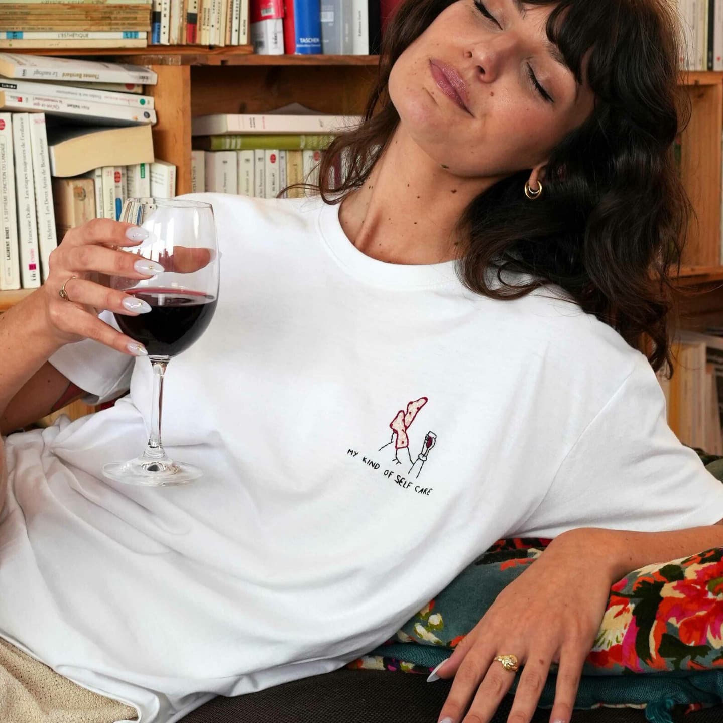 Fashionable Versatile T-Shirt Crew Neck Top Niche Pattern Embroidery Short Sleeve White Women's Cotton T 2026 Summer New