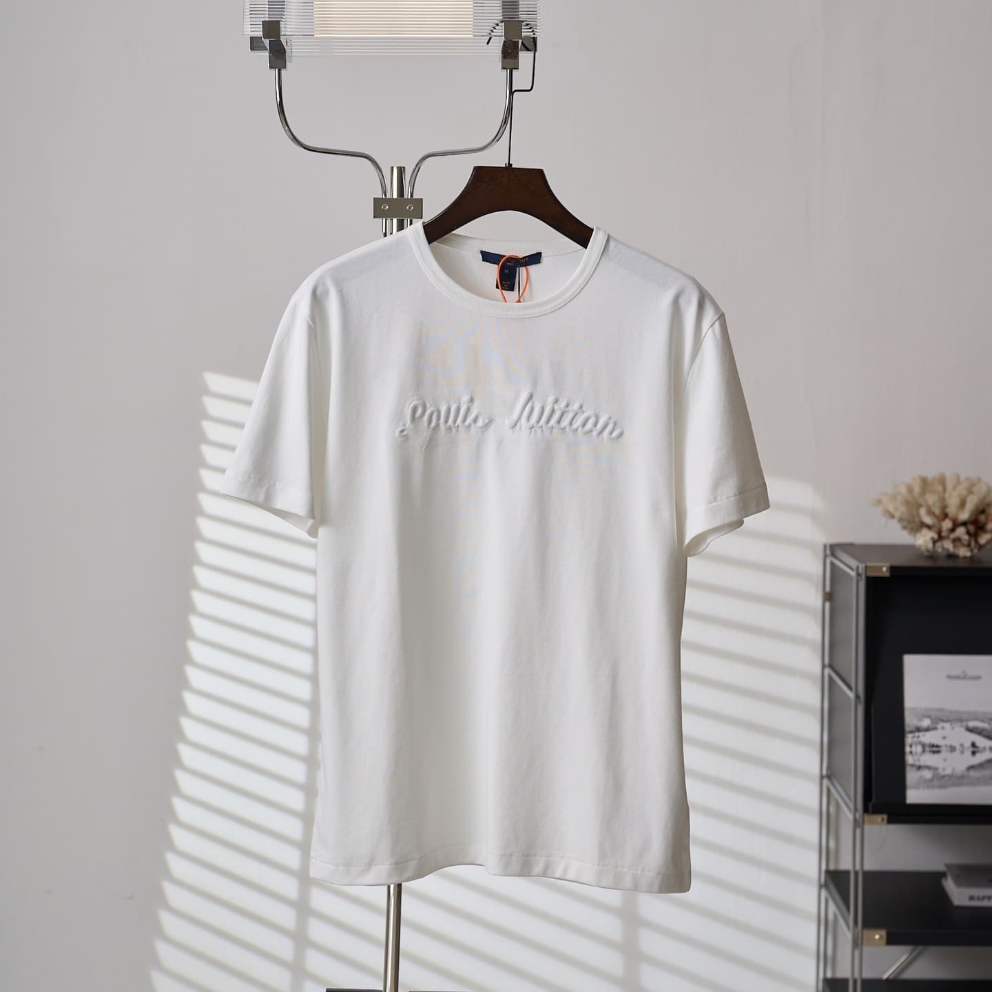 High-Quality Authentic Cross-Border Trade LV-Style Summer New 3D Embroidered Engraved Relief Short-Sleeve T-Shirt for Men Wholesale