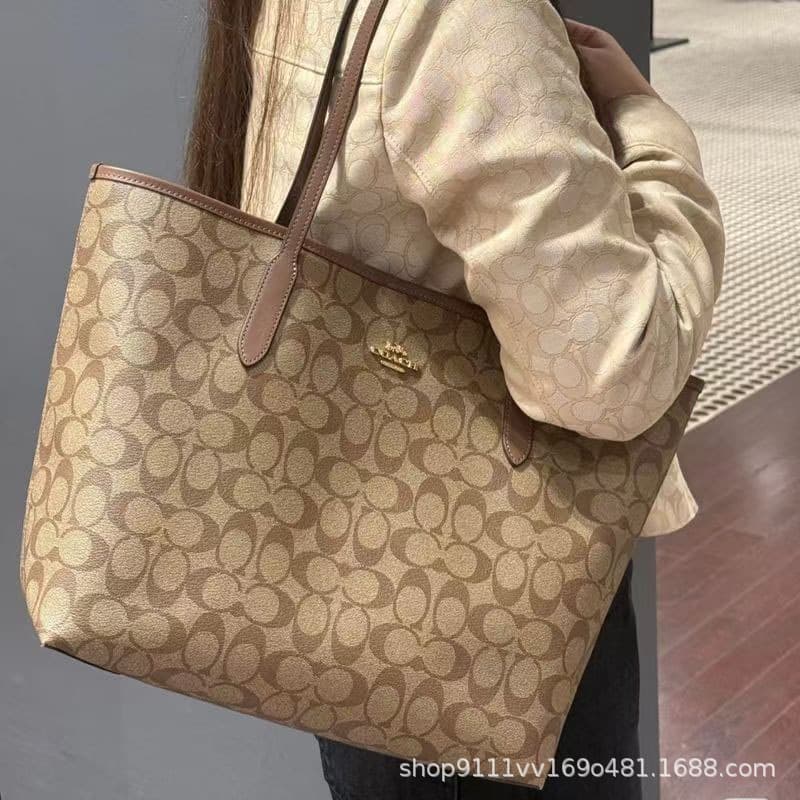 Coach 25 New City 33 Tote Bag Classic Monogram Magnetic Snap Shopping Bag Large Capacity Versatile Handbag Shoulder Bag