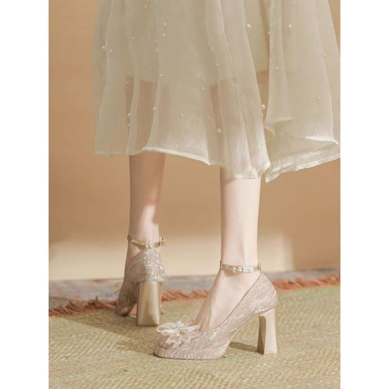 Comfortable wedding shoes, chunky heels, square toes, Mary Jane style shoes with bow, platform heels.