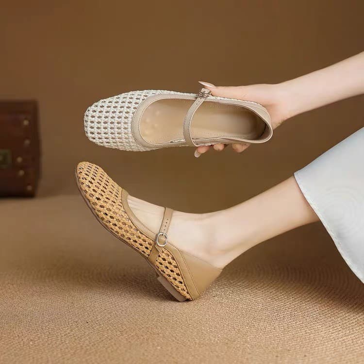 Women's Single Shoes 2025 New Style Niche Woven Hollow Roman Sandals Summer French Lightweight Breathable Round Toe Flat Shoes
