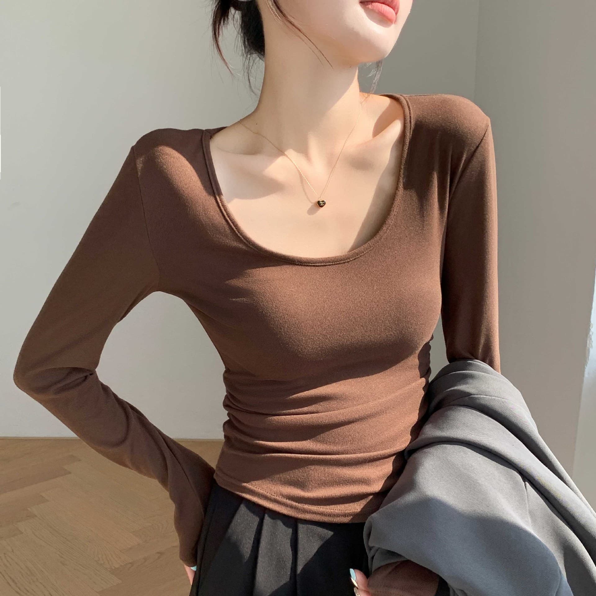 H257 Coconut Fleece Large U-Neck Base Layer, Autumn/Winter Brushed Inner Wear T-Shirt Long-Sleeve Waist-Cinching Slim Fit Concealing Wrinkle Top