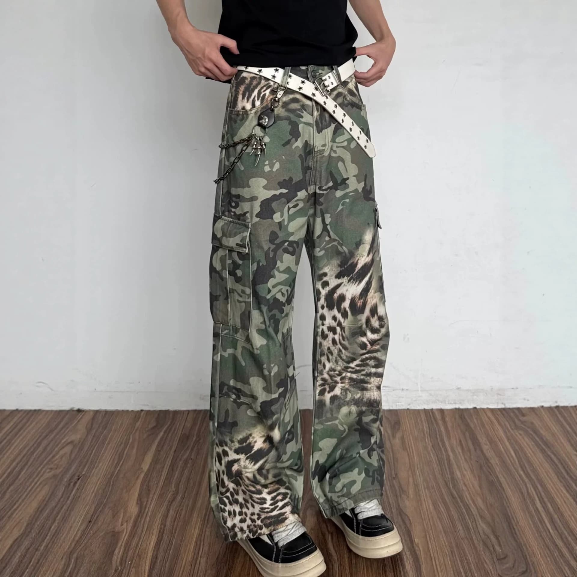 American deconstructed camouflage jeans for men and women, spring and autumn new trendy brand loose straight-leg washed and distressed work pants