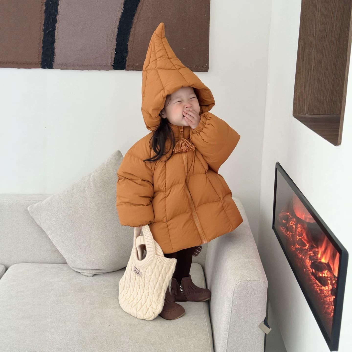 Children's down jackets, 2025 winter new style, boys' and girls' down jackets, new national standard, 90% white duck down, hooded children's coats.