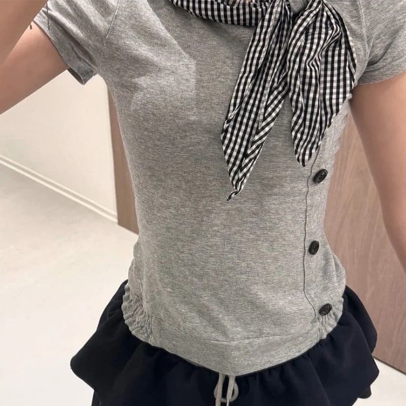 Kpop Fashion Short Sleeve T-Shirt Simple Round Neck Slim Fit Solid Color Ins Style Design Button Y2K Niche T-Shirt