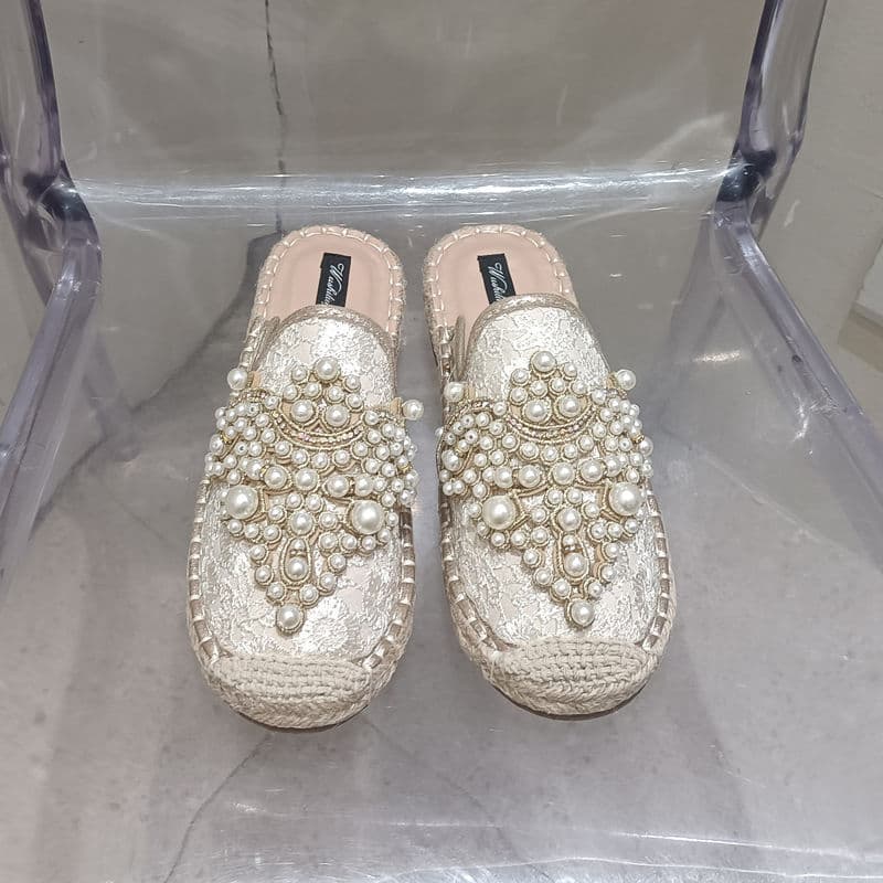 Fisherman Shoes Women Chanel Style Flats 2026 New Toe-Covered Half Slippers Women Outdoor Slip-On Lazy Mules