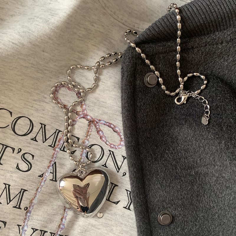 Metal Heart Pendant Necklace for Women, Fashionable and Luxurious, Personalized Elegant Heart Bead Necklace