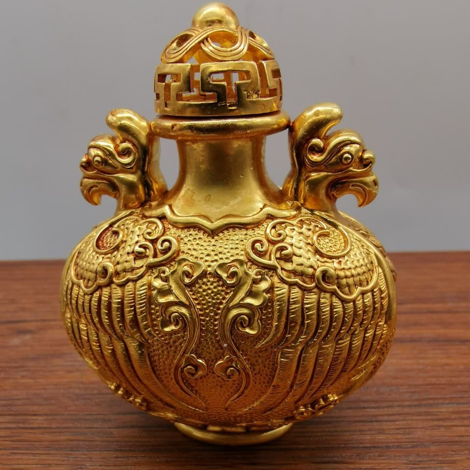 Antique imitation copper gilt palace royal auspicious phoenix snuff bottle home ornaments flourishing collection collectibles on behalf of