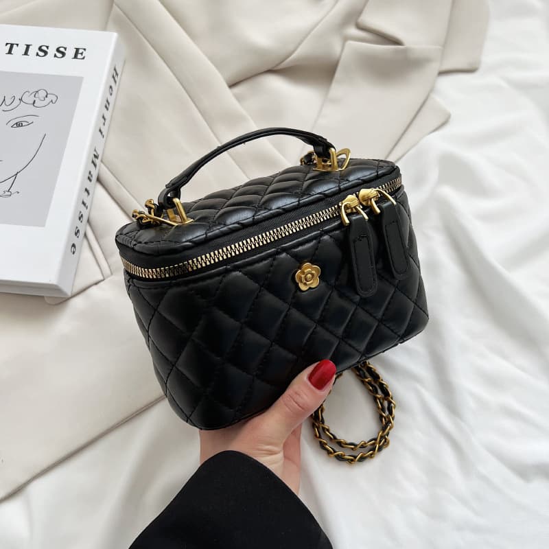 Retro hand-carrying fashionable bucket bag for women 2026 new style small fragrant style rhombus chain shoulder bag versatile crossbody bag
