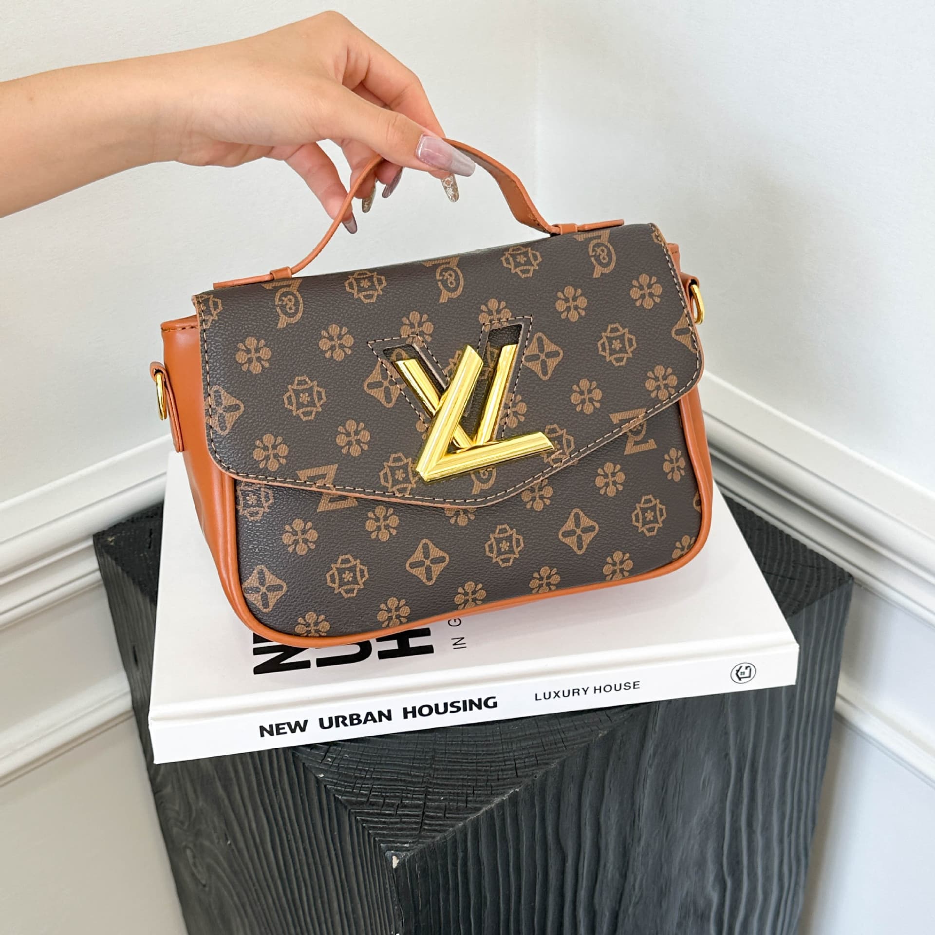 Cross-border light luxury old flower L family versatile one-shoulder crossbody bag, foreign style high-end small square bag, personalized trendy fashion handbag