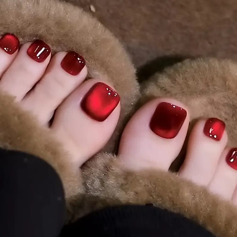 Cross-border hot-selling hot girl pedicure nails, fashionable sweet and cool solid color ruby cat eye pedicure wearable nails wholesale