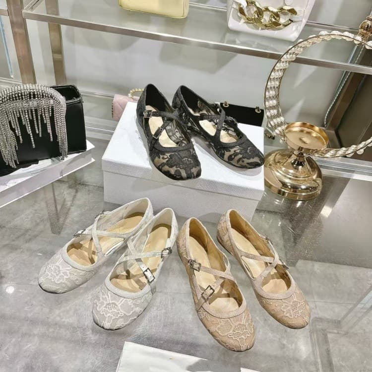 High-end women's shoes 2026 new mesh embroidered round toe flat shoes for women retro cross strap shallow ballet shoes