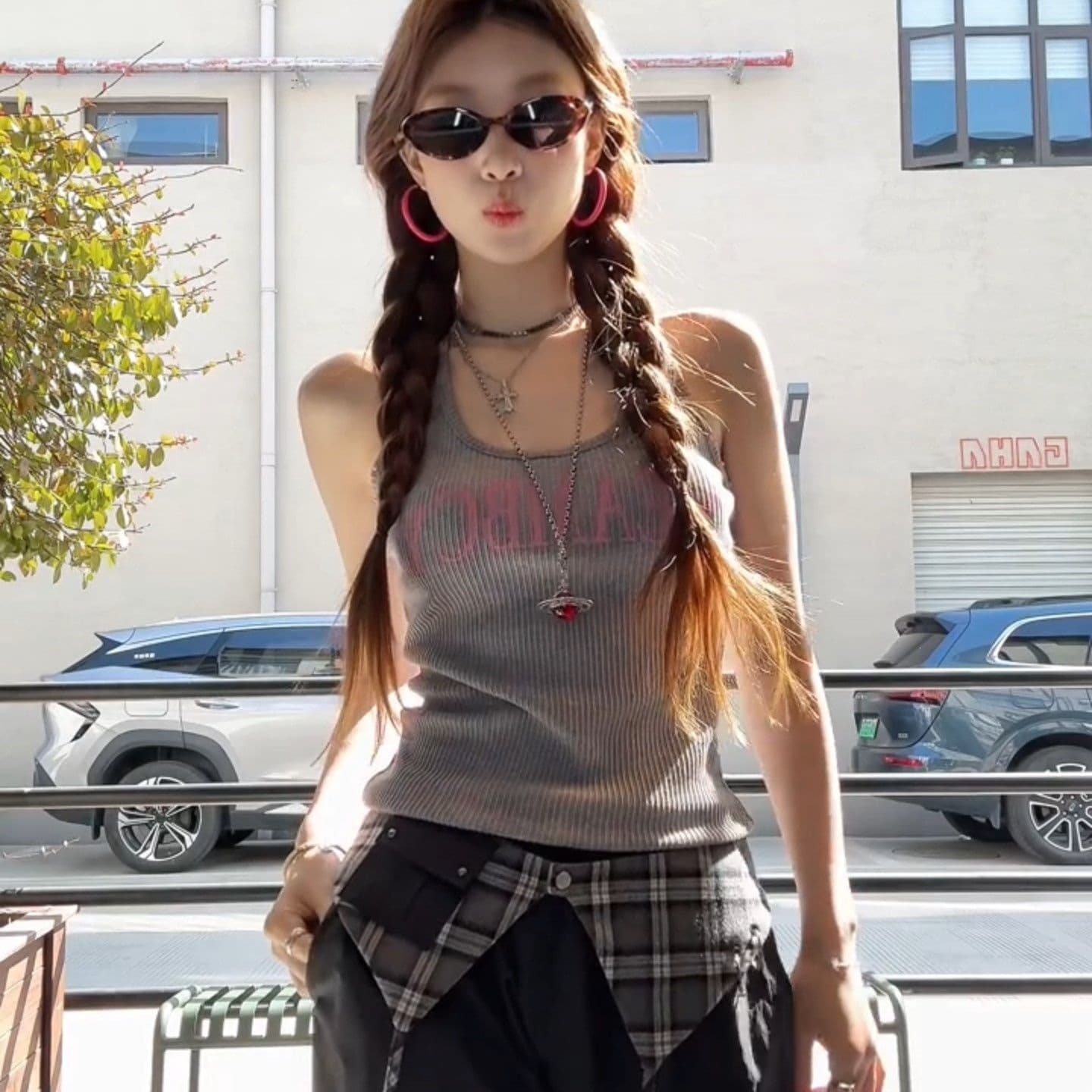 Korean-style Letter Print Cami Tank Top for Women, Summer Outerwear, Slim Fit, Trendy Sleeveless Top