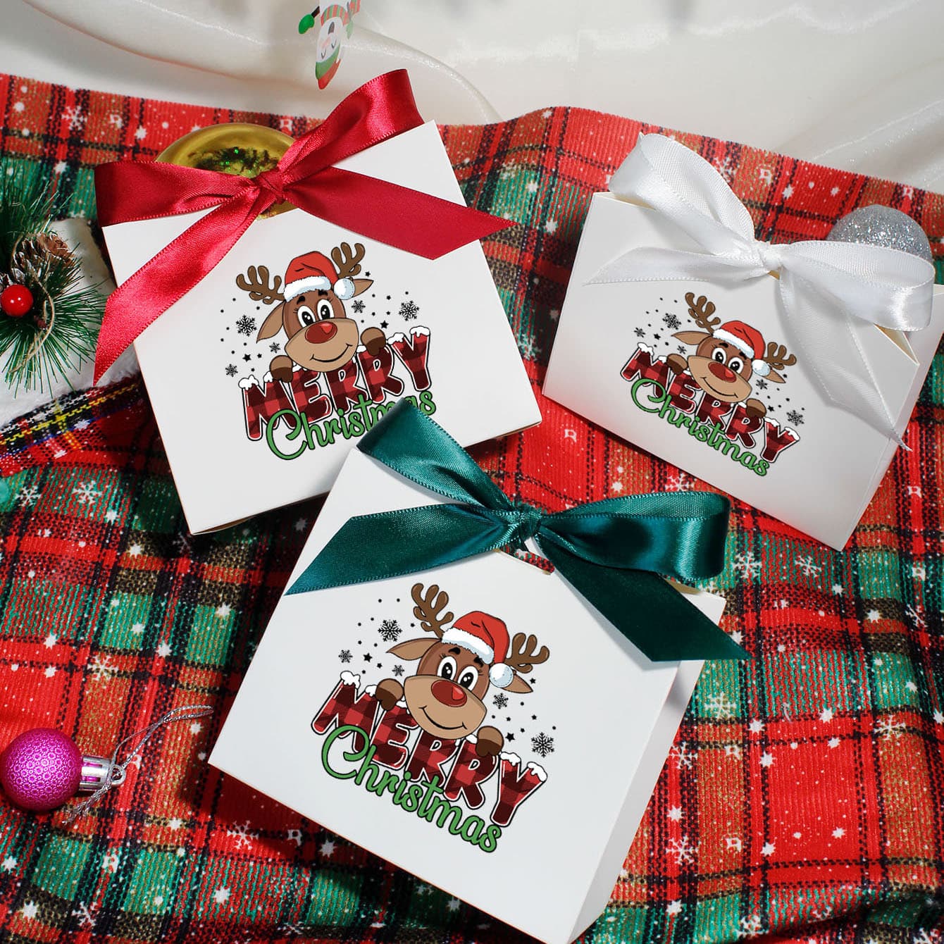 New Christmas Reindeer Print Gift Box Christmas Candy Party Favor Box Wholesale for Export