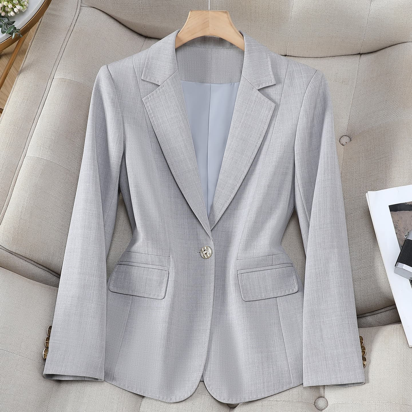 Long-sleeved small suit jacket for women autumn and winter 2026 new OL slim temperament small fashion casual suit top