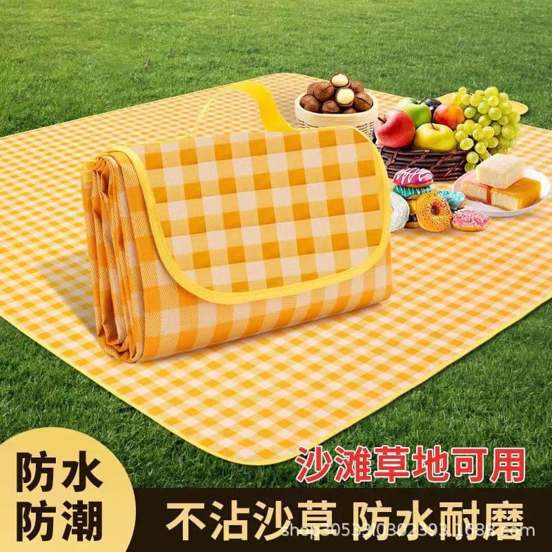 Picnic mat, moisture-proof mat, thickened picnic cloth, portable and waterproof, suitable for picnics, outings, tents, camping, and outdoor products.