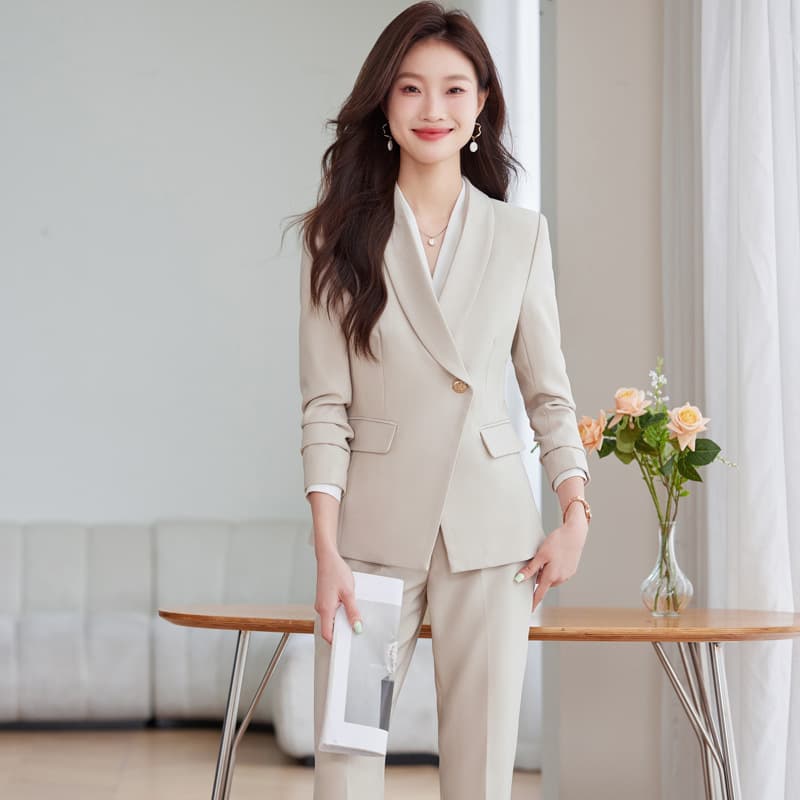 creamy-white Suit suit Women's Spring and Autumn 2024 New Fashion Light Workplace High-end Temperament Commuter Leisure Small Suit