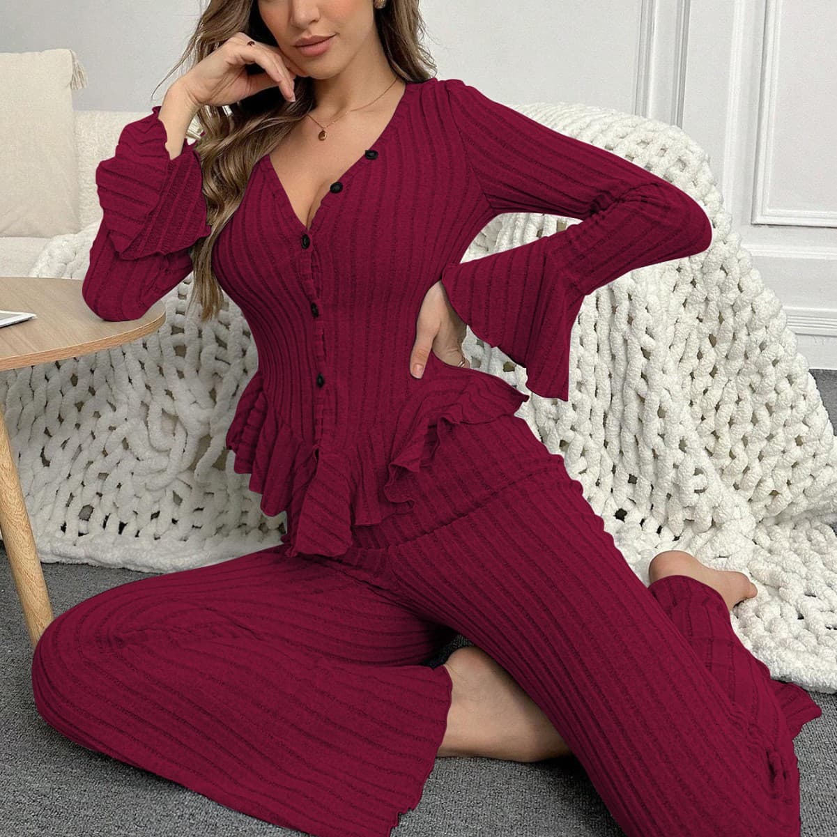 Hot-selling Europe and US cross-border women's pajama set with fleece-feel V-neck long-sleeve top and long pants, suitable for lounging and homewear