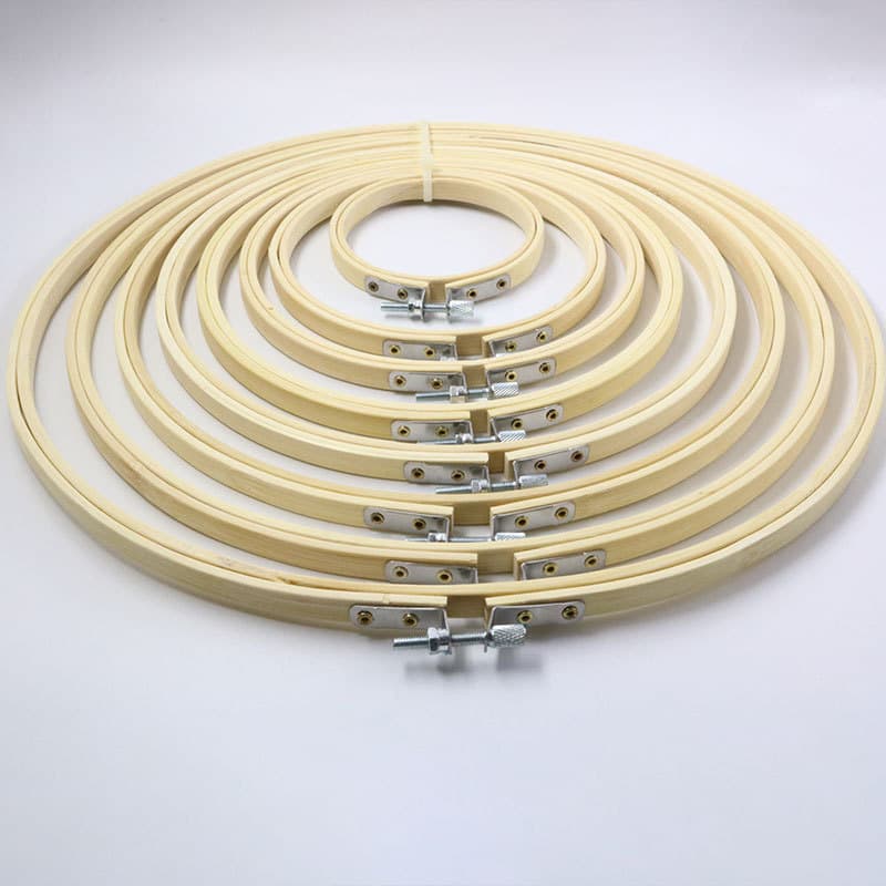 Hot-selling round bamboo embroidery hoop across borders, adjustable bamboo circle, DIY embroidery and cross-stitch tools, household embroidery hoop.