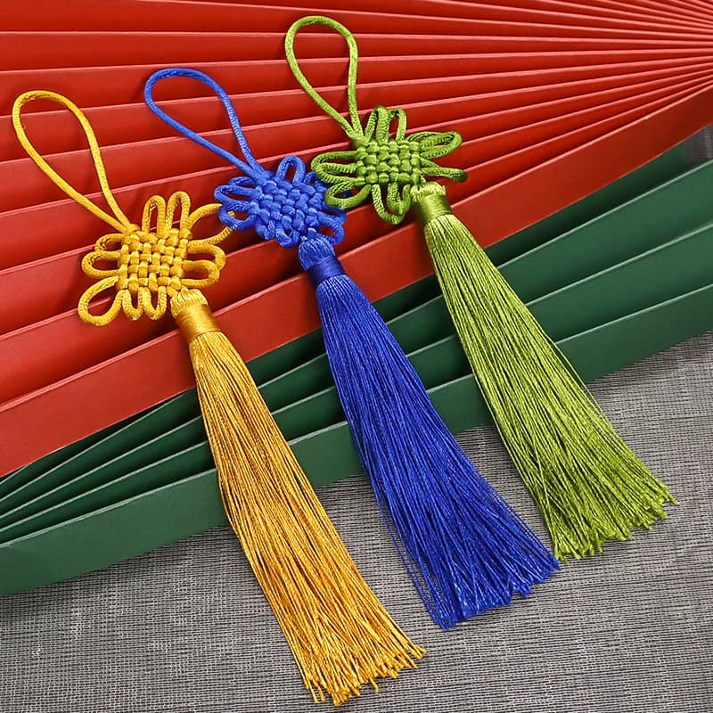 Runzhen Specialty Gift Tassel Pendant For Foreigners Chinese Knot Office Cultural Items