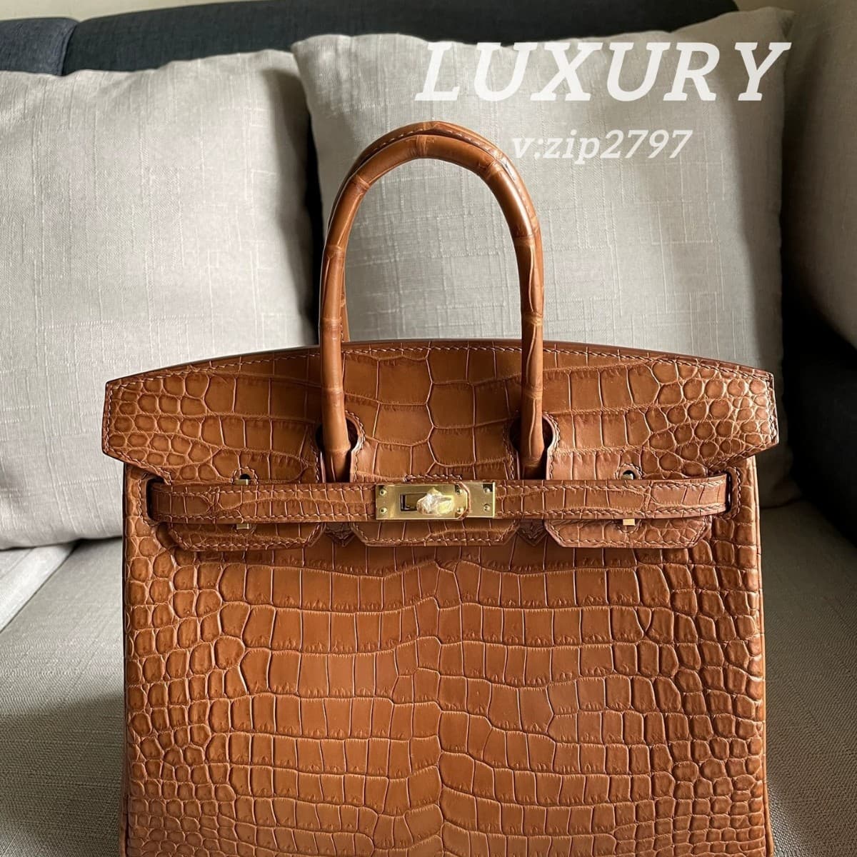 Luxury Hand-Stitched 25/30 Gold Brown Matte Saddle Crocodile Leather Handbag