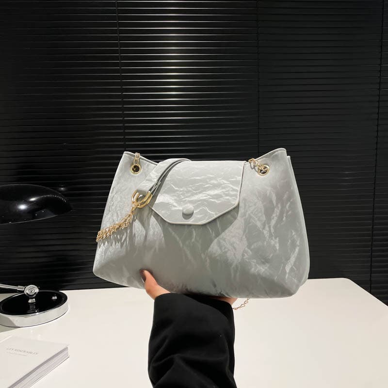 New large-capacity chain bag for women 2025 spring and summer fashion commuter shoulder bag fashionable splicing trend crossbody bag