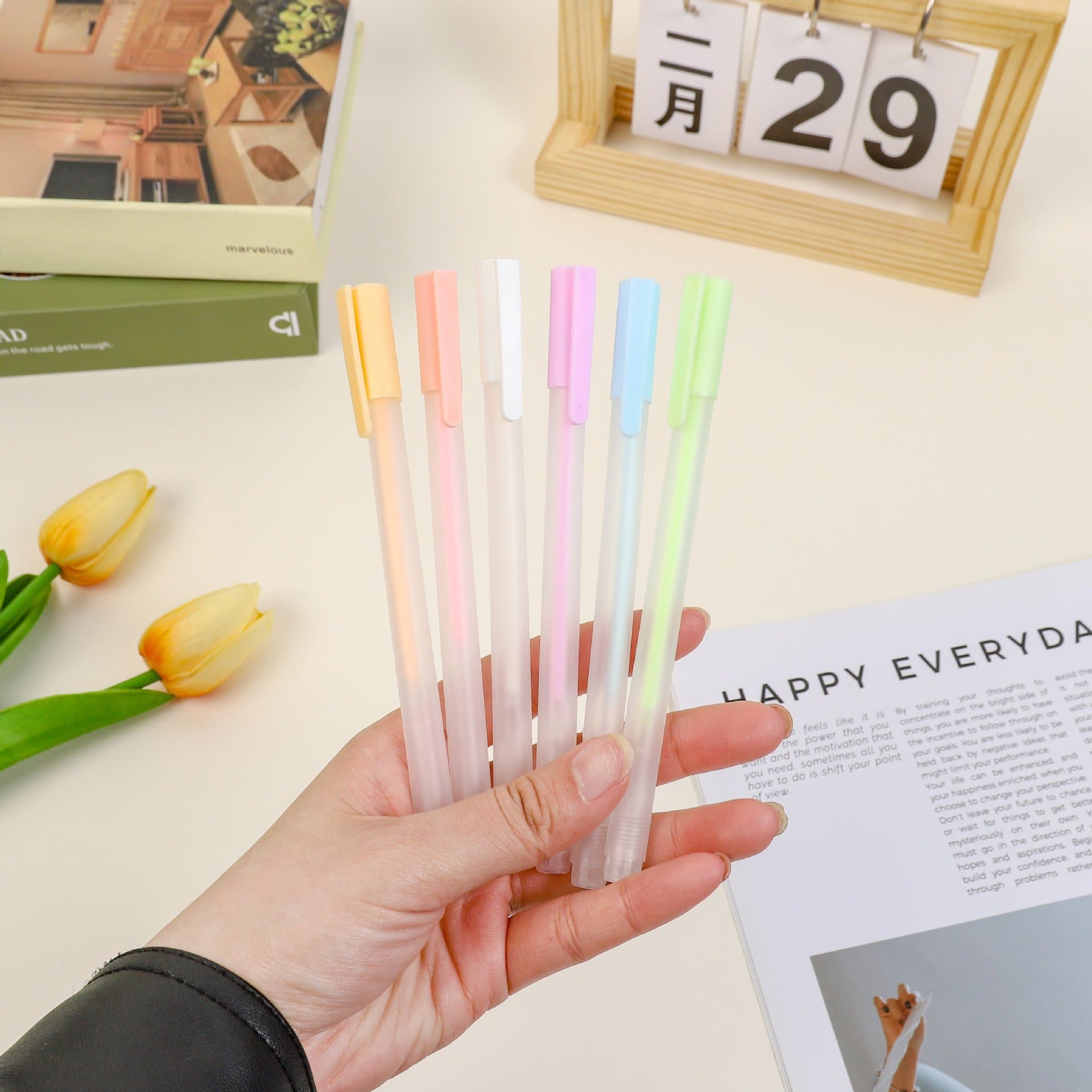 Professional production of dot adhesive pens with colorful caps, girly design student glue pen, specialized for scrapbooking, 20-second quick-drying wholesale