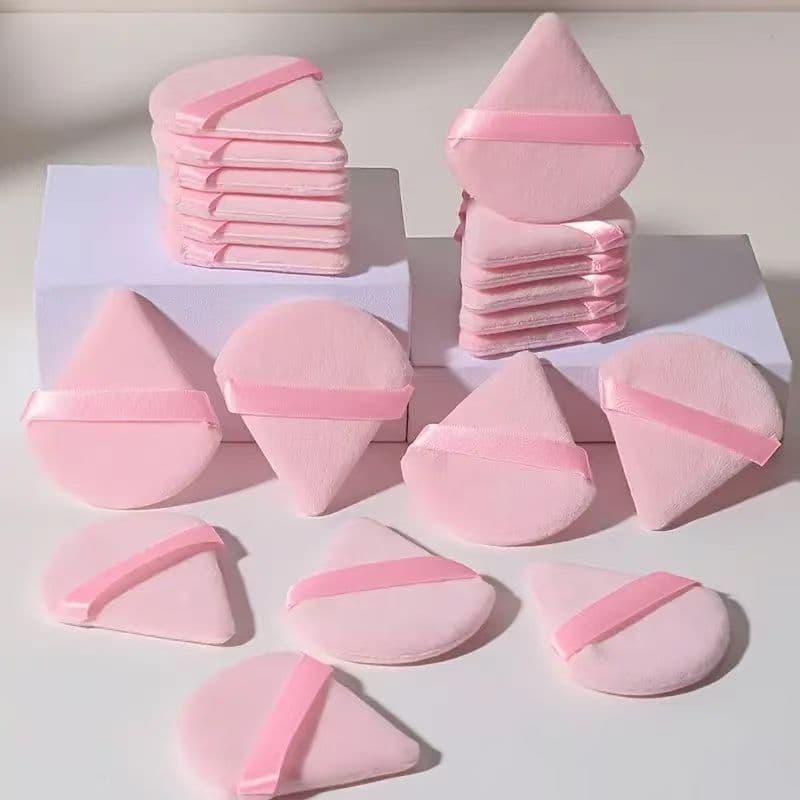 Triangular Velvet Powder Puff for Setting Powder, Loose Powder, and Dry Powder - Non-Absorbent, Non-Caking, Fine Texture