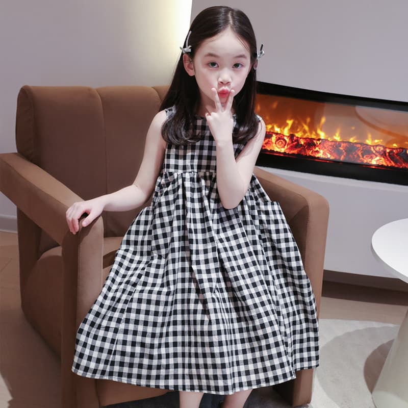 Summer Girls' Stylish Sleeveless Midi Dress 2025 New Season Children's Plaid Pocket Dress Full Skirt