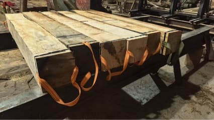 Sichuan Chengdu Chongqing Shipyard Dock Piers Hardwood Drilled with Iron Hoop Fender Anticorrosive Wood Mining Rescue Sleepers Mine Shaft