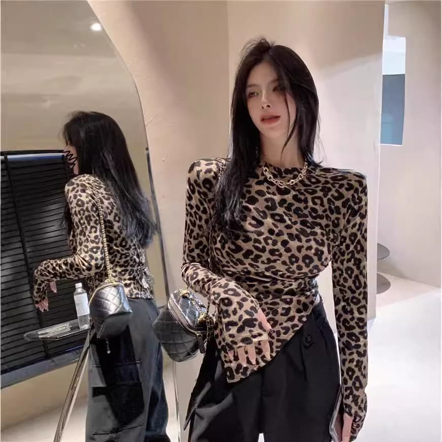 Leopard Print Cropped Fitted Top for Women, Sexy Host Outfit, Photogenic Elegant Slim Irregular Long Sleeve T-Shirt