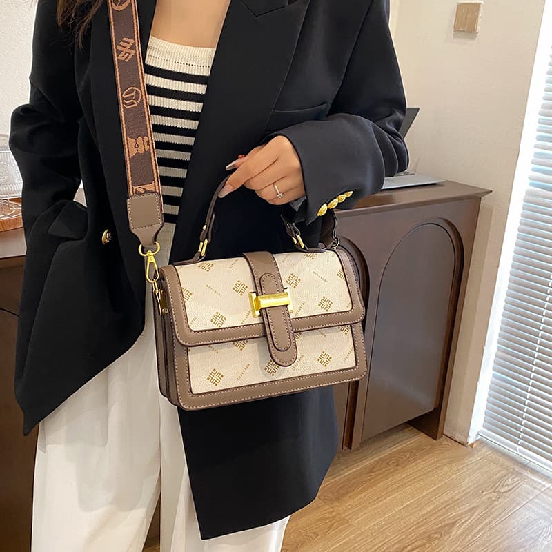 Bag 2026 Trendy Women's Bag Fashion High-End Vintage Crossbody Bag Elegant Stylish Shoulder Bag Handheld Small Square Bag