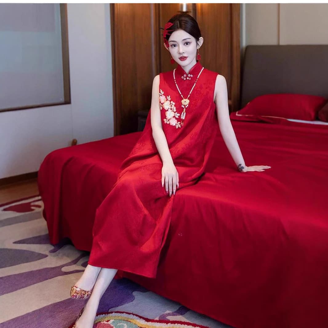 Chinese-style Sleeveless Cheongsam High-end Chinese-inspired Modified Wedding Dress 2025 New Toast Dress Bride Morning Robe