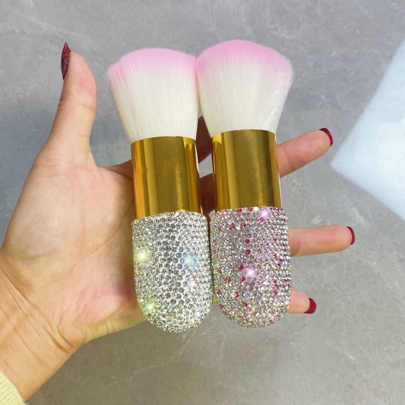 Luxury Diamond Embedded Makeup Brush Single Piece Multi-Use Blush Highlighter Setting Powder Brush Nylon Bristles Metal Handle