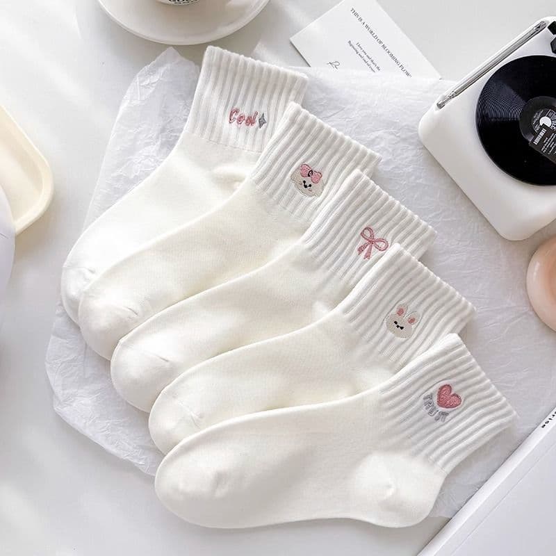 Children's Socks Spring and Autumn Cartoon Rabbit Girls' Versatile Mid-Tube Socks Spring and Summer Sports Cotton Socks Student White Socks