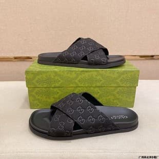 2025 European Station Summer New Style Men's Slippers One-Bar Beach Shoes Sandals Hot-Selling High-End Outdoor Fashion Versatile