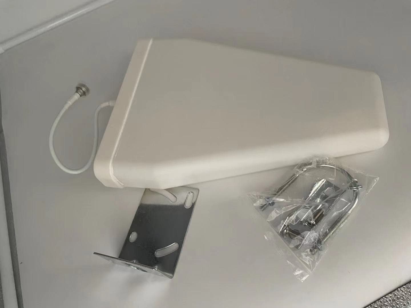 Log-Periodic Antenna 806MHz-3700MHz Mobile Signal Booster Antenna Small Log-Periodic Antenna