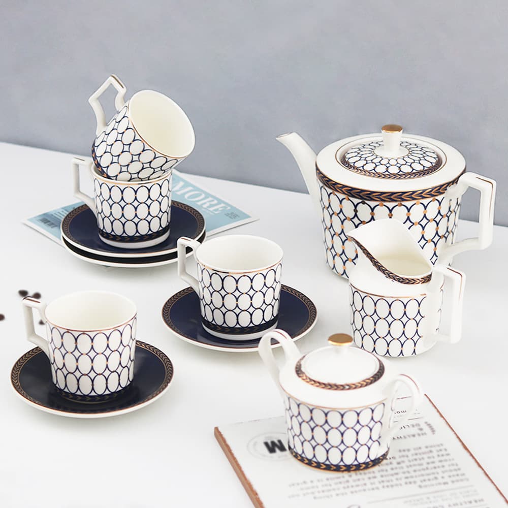 Minimalist Ceramic Coffee Cup and Saucer Set Creative Light Luxury Coffee & Tea Set Afternoon Tea Gift