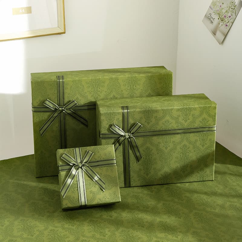 Wholesale In-Stock Birthday Gift Box with Lid and Base, Party Favor Gift Box, Holiday Gift Box, Packaging Box, Empty Box