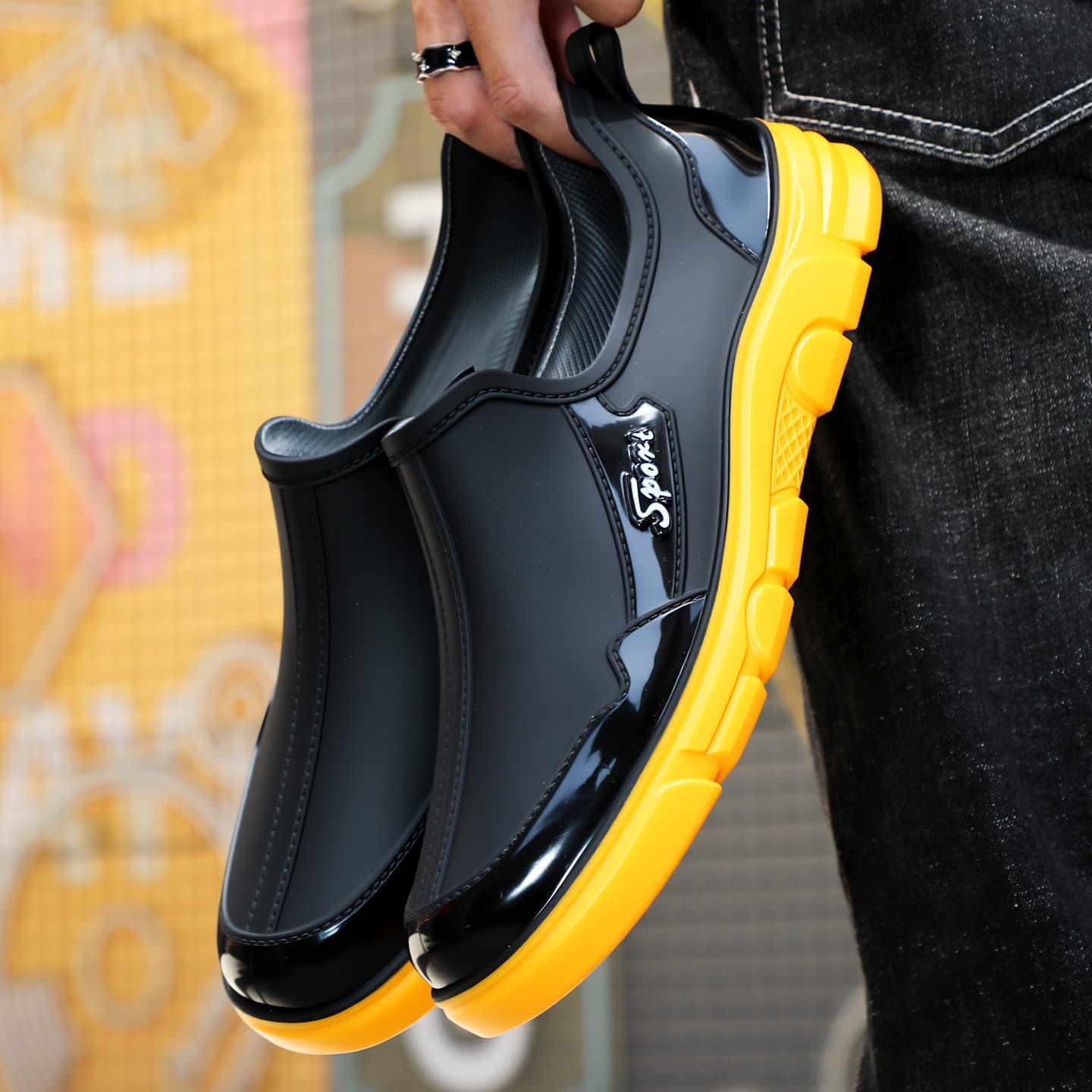 Fashionable Short Rain Boots for Men and Women, Four-Season Work Shoes, Low-Top Non-Slip Water Shoes for Beachcombing and Fishing, Waterproof Rubber Boots Wholesale