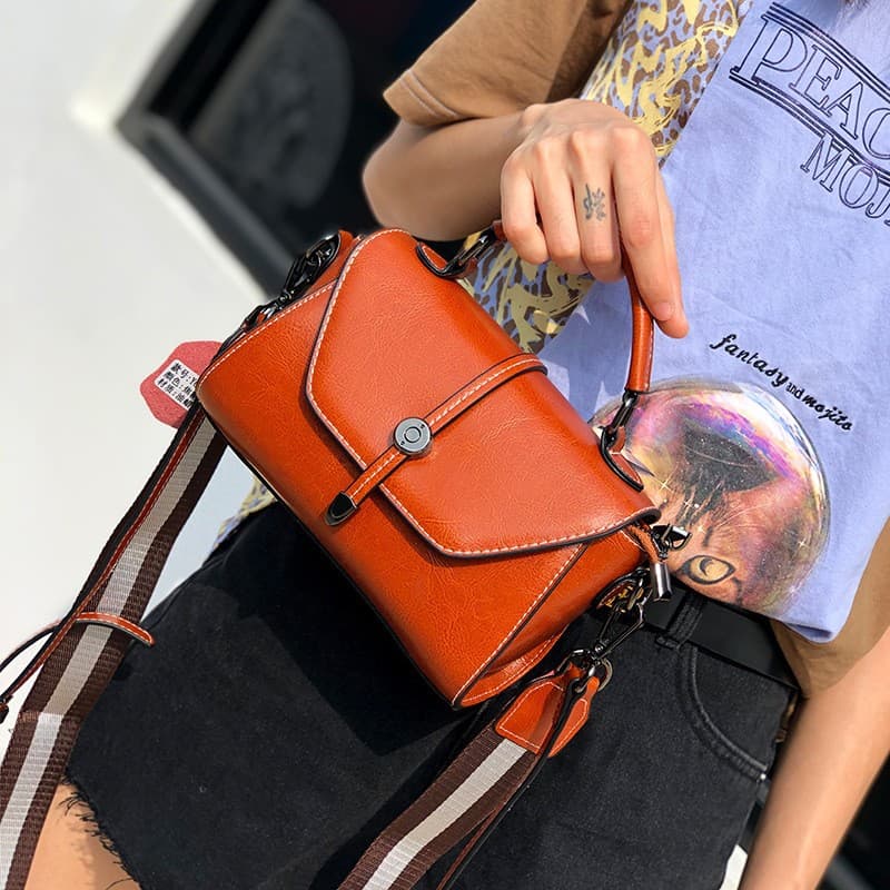 2023 New Genuine Leather Small Bag Fashionable Versatile Handbag Shoulder Bag Women's Real Leather Bag Elegant Crossbody Bag