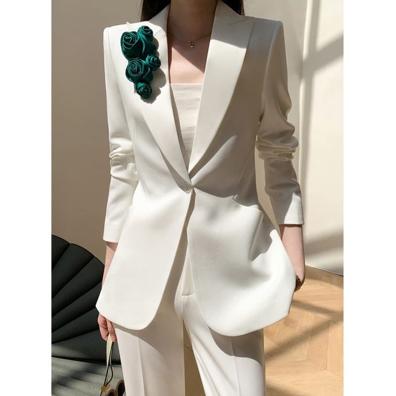 2026 Spring/Autumn Professional White Blazer Set Elegant Goddess High-End Casual Flared Blazer Two-Piece Set