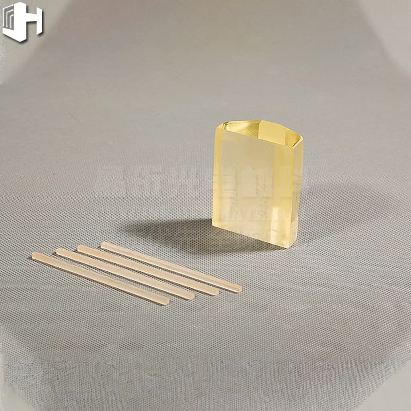 Jingheng Optical Materials: Holmium-doped Ho:YAG crystal, single-crystal laser crystal, laser rod for use in university research laboratories.