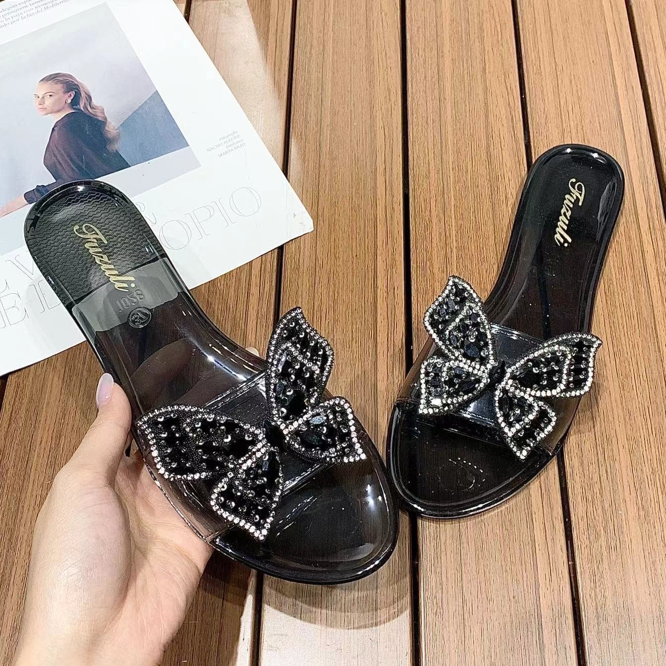 New Crystal Clear Slippers Women Jelly Shoes Summer Transparent Slides Thick Bottom Slippers Women Home Outdoor Wear Shoes
