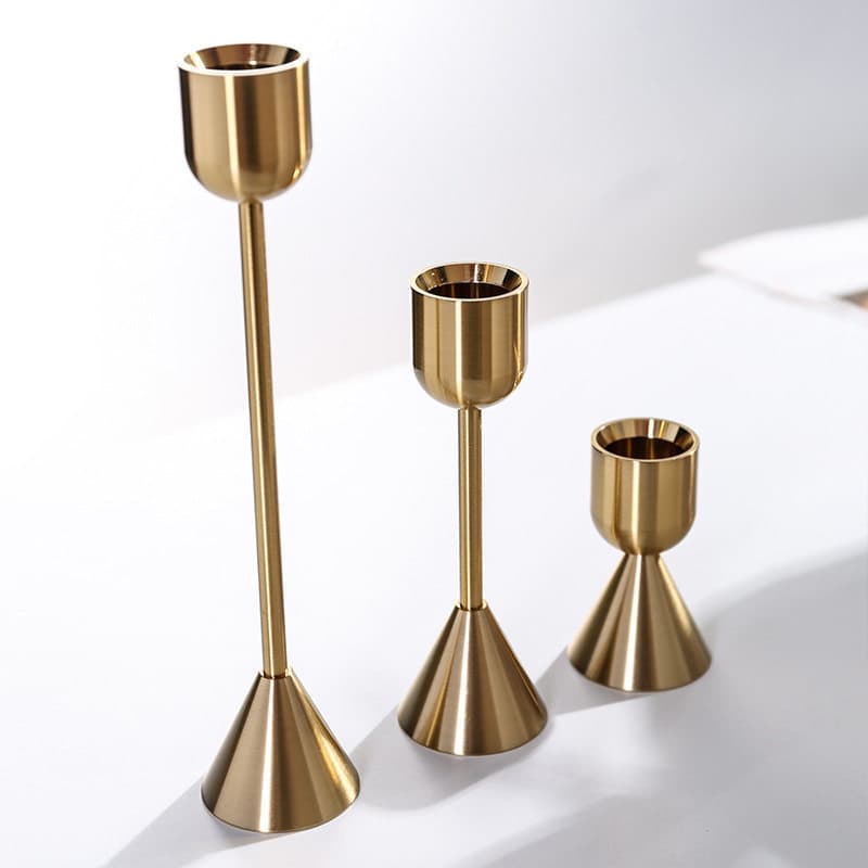 Small wine glass candlestick simple golden iron candlestick candle cup living room decoration romantic candlelight dinner ornaments