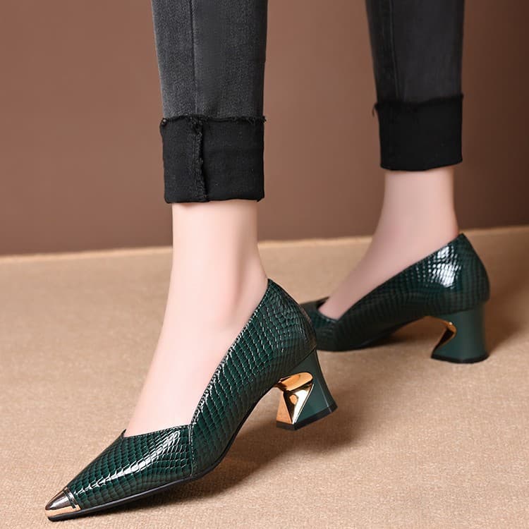 Women's Metal-Toe Shallow Single Shoes, Spring/Fall New Arrival, French Style Chunky Heel, Versatile and Comfortable Mid-Heel Leather Shoes in Black and Red