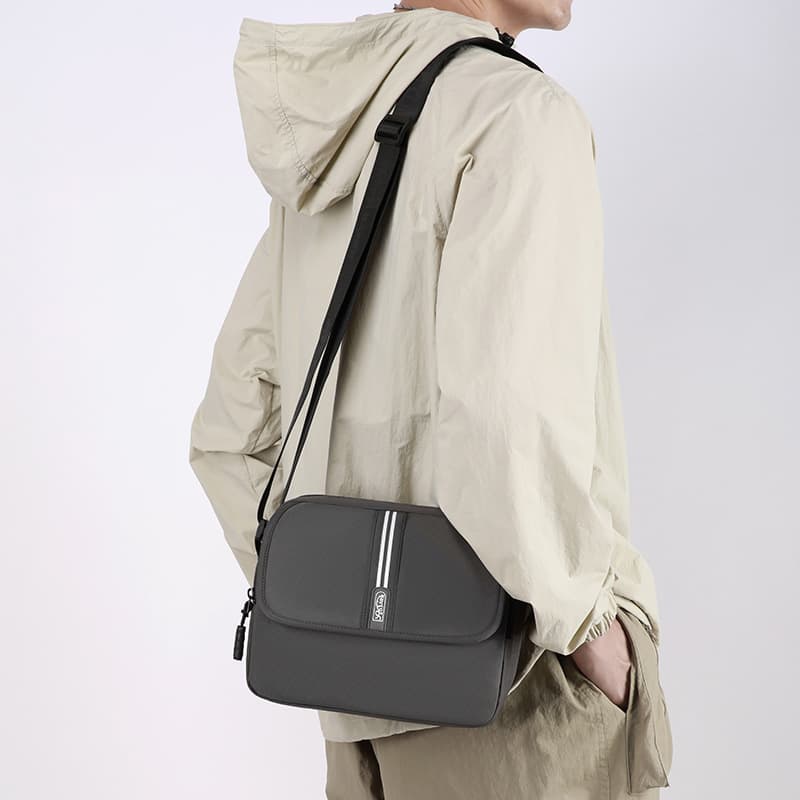 Korean Style Men's Bag 2025 New Street Trendy High-End Men's Bag Shoulder Bag Fashionable Simple Commuter Crossbody Bag