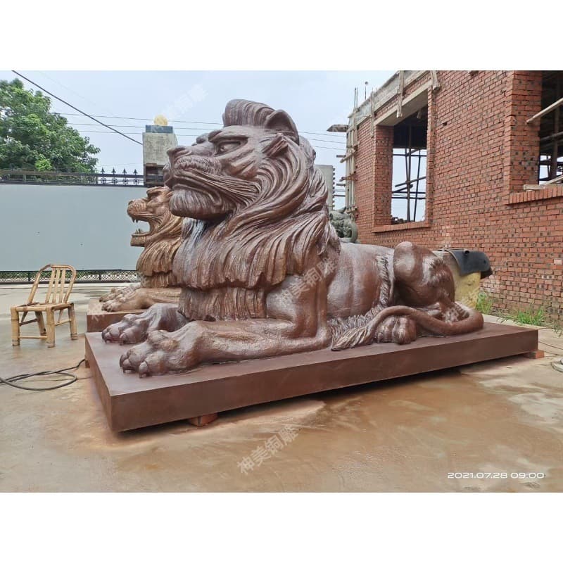 1 meter copper lion sculpture European style flying lion HSBC lion ornaments wholesale 2 meter pair Beijing lion manufacturer