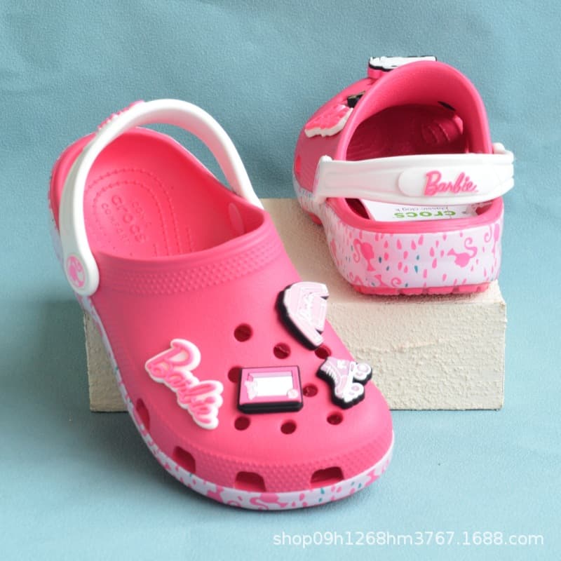 Cross Barbie collaboration clogs, beach sandals, classic flat shoes for women and children, suitable for both adults and children.